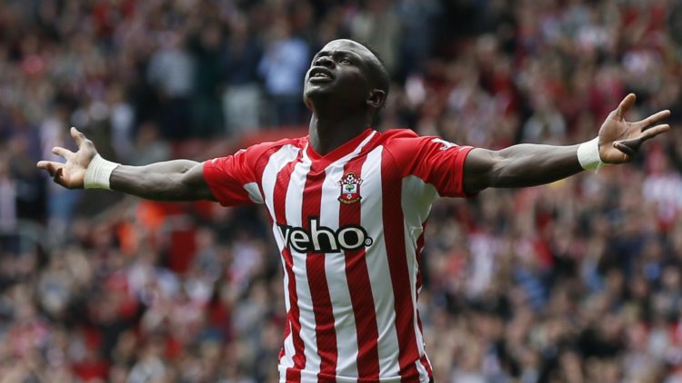 Vidéo - Souvenir : Il y a 5 ans, Sadio Mané marquait le triplé le plus rapide de la Premier League - wiwsport Vidéo - Souvenir : Il y a 5 ans, Sadio Mané marquait le triplé le plus rapide de la Premier League - wiwsport
