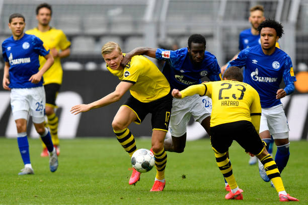 Bundesliga : Dortmund étrille Schalke 04 de Salif Sané (4-0) - wiwsport Bundesliga : Dortmund étrille Schalke 04 de Salif Sané (4-0) - wiwsport