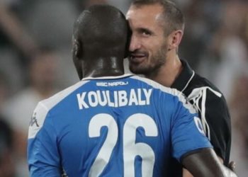 Chiellini revient sur le CSC de Kalidou Koulibaly contre Juve: "Le voir avec ce visage m'a fondu le cœur" - wiwsport