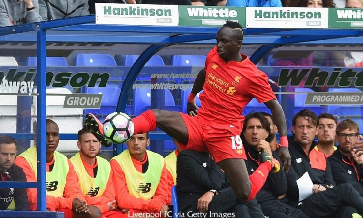 Onze de rêve : John Barnes choisi Sadio Mané, zappe Cristiano Ronaldo et Salah - wiwsport Onze de rêve : John Barnes choisi Sadio Mané, zappe Cristiano Ronaldo et Salah - wiwsport