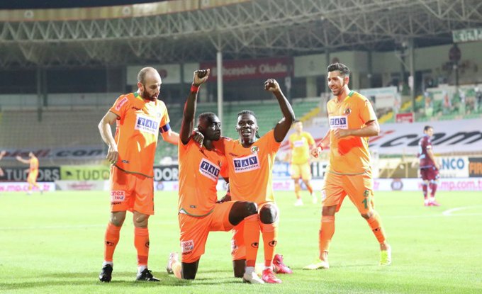 (Vidéo) Super Lig: 17e but cette saison de Papiss Demba Cissé qui égalise face à Trabzonspor - wiwsport (Vidéo) Super Lig: 17e but cette saison de Papiss Demba Cissé qui égalise face à Trabzonspor - wiwsport