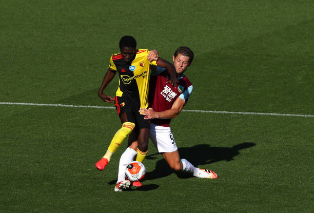 Watford et Ismaila Sarr s'inclinent à Burnley - wiwsport Watford et Ismaila Sarr s'inclinent à Burnley - wiwsport