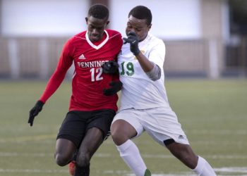 Babacar Niang du football de Pennington Boys remporte le titre TopDrawerSoccer All-America