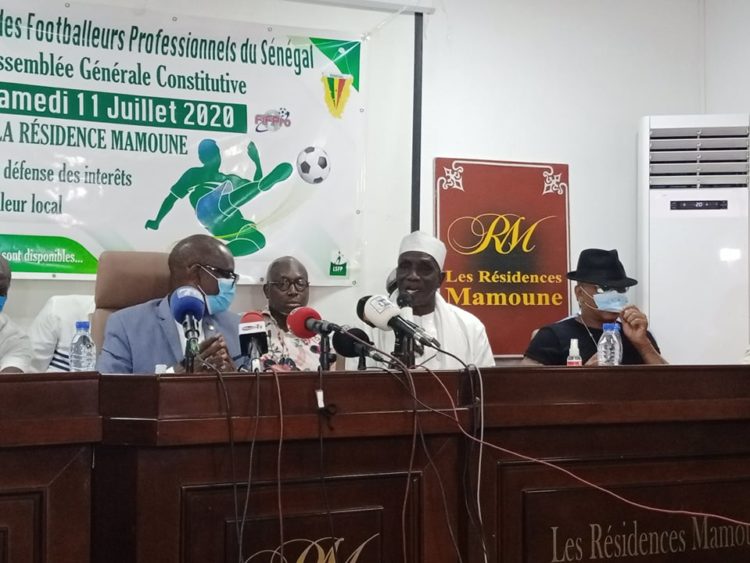 Assemblée générale: Voici le bureau provisoire du syndicat des footballeurs professionnels - wiwsport Assemblée générale: Voici le bureau provisoire du syndicat des footballeurs professionnels - wiwsport