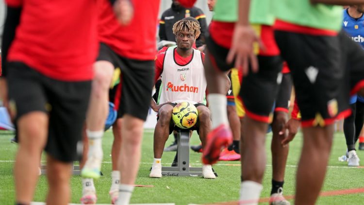 Mercato : Arial Mendy «s’entraîne avec un préparateur physique en vue de son possible départ» - wiwsport