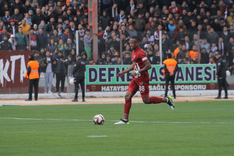 Turquie: Dame Diop champion de la deuxième division avec Hatayspor - wiwsport Turquie: Dame Diop champion de la deuxième division avec Hatayspor - wiwsport