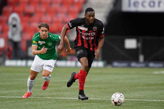 Neuchâtel Xamax : Stéphane Henchoz nouvel entraineur de Diafra Sakho, convaincu du maintien - wiwsport