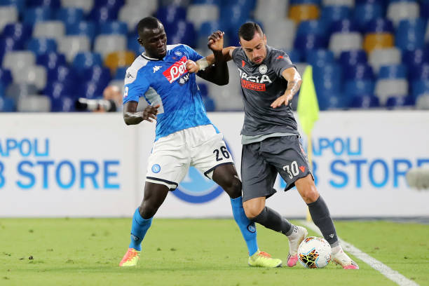Serie A : Victoire du Napoli de Koulibaly qui double l'AC Milan - wiwsport Serie A : Victoire du Napoli de Koulibaly qui double l'AC Milan - wiwsport