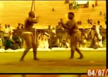 Vidéo Rétro - Le 4 juillet 1999, Mohamed Ndao Tyson bat Manga 2 et devient "Roi des Arènes" - wiwsport