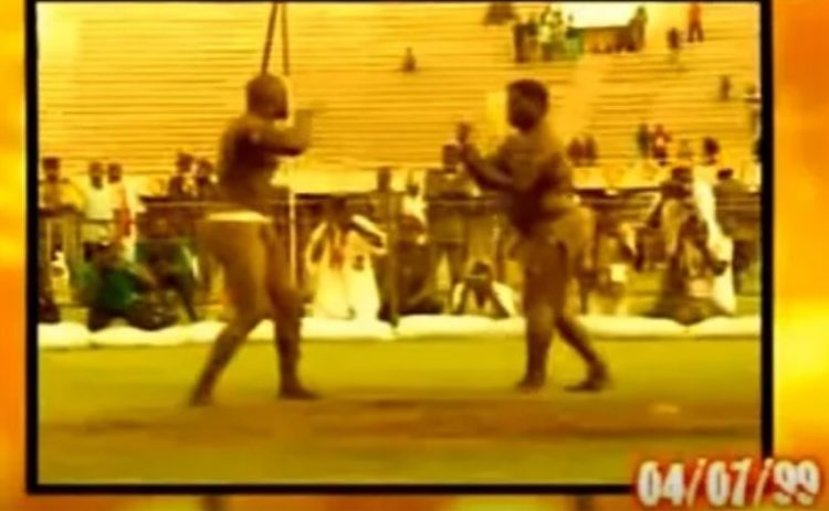 Vidéo Rétro - Le 4 juillet 1999, Mohamed Ndao Tyson bat Manga 2 et devient "Roi des Arènes" - wiwsport