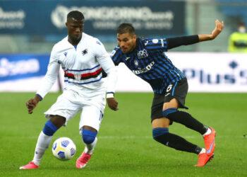 BERGAMO, ITALY - OCTOBER 24:  Keita Balte of UC Sampdoria competes for the ball with Jose Luis Palomino of Atalanta BC during the Serie A match between Atalanta BC and UC Sampdoria at Gewiss Stadium on October 24, 2020 in Bergamo, Italy.  (Photo by Marco Luzzani/Getty Images)