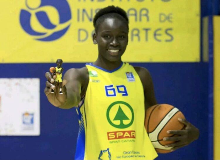 Sokhna Adji Fall (17 ans), intérieure de Gran Canaria : "Travailler dur pour être au sommet du basketball" - wiwsport Sokhna Adji Fall (17 ans), intérieure de Gran Canaria : "Travailler dur pour être au sommet du basketball" - wiwsport