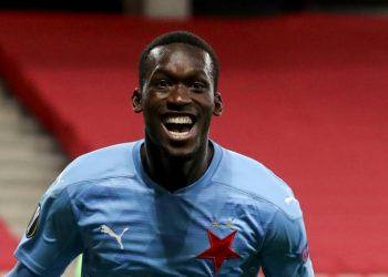 Slavia Prague : Abdallah Sima encensé par ses coéquipiers - wiwsport