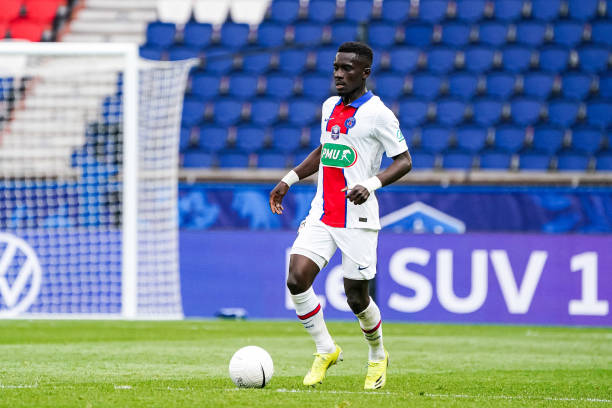 Coupe de France : le PSG cartonne Angers et accède aux demi-finales - wiwsport Idrissa GUEYE of Paris Saint Germain (PSG) during the French Cup soccer match between Paris Saint Germain and Angers SCO on April 21, 2021 in Paris, France. (Photo by Baptiste Fernandez/Icon Sport via Getty Images)