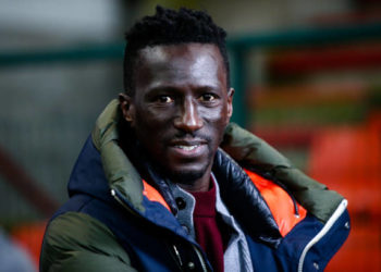 LIEGE, BELGIUM - JANUARY 24: coach Mbaye Leye of Standard de Liege during the Pro League match between Standard Liege and Charleroi at Maurice Dufrasne Stadium on January 24, 2021 in Liege, Belgium (Photo by Perry van de Leuvert/BSR Agency/Getty Images)