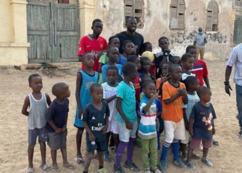 La joie de Kalidou Koulibaly qui danse avec les enfants sur l&rsquo;Île de Gorée (vidéo)