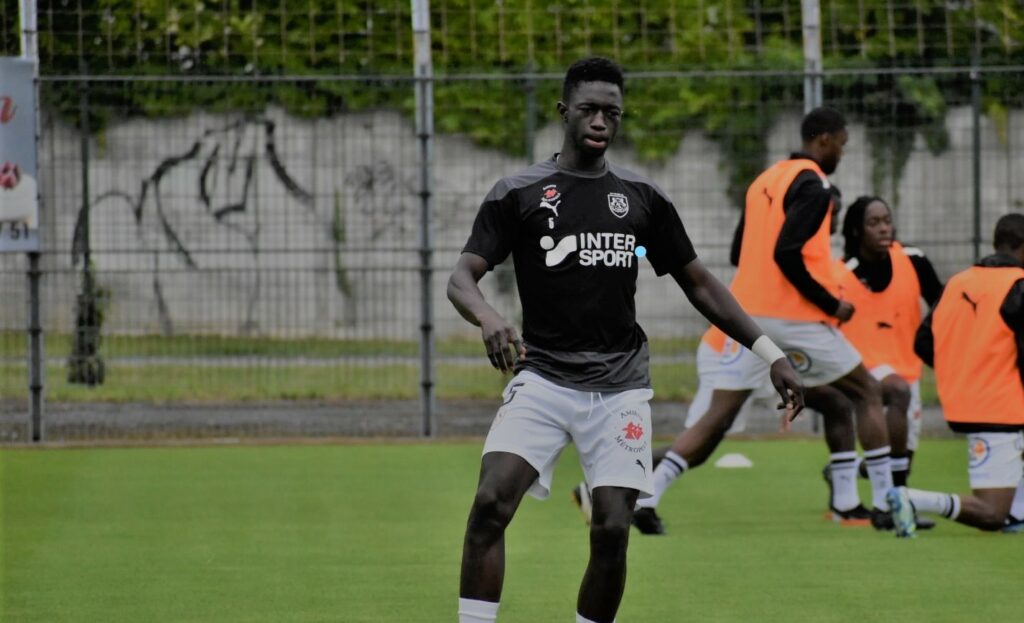 France : Amiens chute lourdement en amical face à une équipe de Régional ... Formose Mendy a fait ses premiers pas - wiwsport