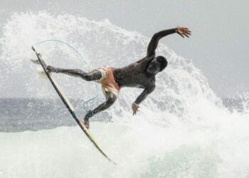 Surf : Ibra Samb intègre le cercle des professionnels de la glisse - wiwsport