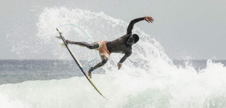 Surf : Ibra Samb intègre le cercle des professionnels de la glisse - wiwsport Surf : Ibra Samb intègre le cercle des professionnels de la glisse - wiwsport