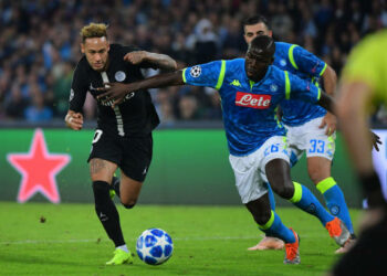 (L-R) Neymar JR of PSG and Kalidou Koulibaly of Naples during the UEFA Champions League Group C match between SSC Napoli and Paris Saint Germain at Stadio San Paolo on November 6, 2018 in Naples, Italy. (Photo by Dave Winter/Icon Sport via Getty Images)