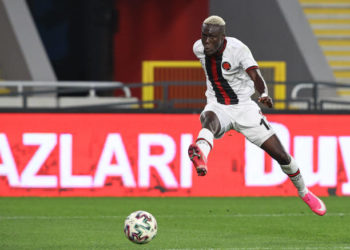 IZMIR, TURKEY - DECEMBER 26: Alassane Ndao of Fatih Karagumruk in action during the Turkish Super Lig week 15 match between Goztepe and Fatih Karagumruk at Izmir Gursel Aksel Stadium in Izmir, Turkey on December 26, 2020. (Photo by Mehmet Emin Menguarslan/Anadolu Agency via Getty Images)