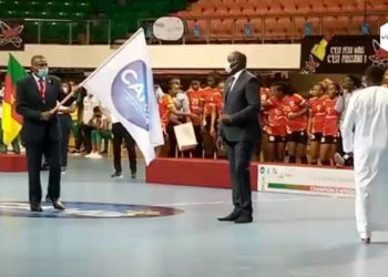 (Vidéo) Pays hôte de la CAN 2022 Dames, le Sénégal a reçu le drapeau de la Confédération Africaine de Handball - wiwsport