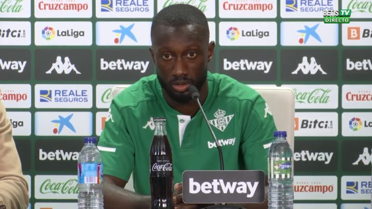 Real Betis : Youssouf Sabaly hérite du numéro de maillot de l'Algérien Aïssa Mandi ! - wiwsport