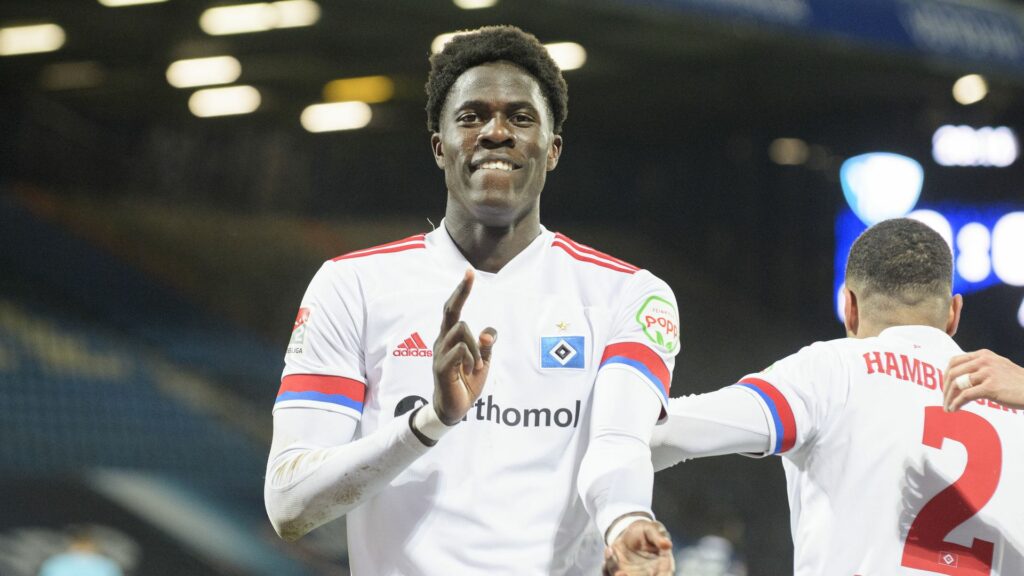 Mercato : Les champions de France insistent sur le talentueux Sénégalo-belge Amadou Onana - wiwsport Mercato : Les champions de France insistent sur le talentueux Sénégalo-belge Amadou Onana - wiwsport
