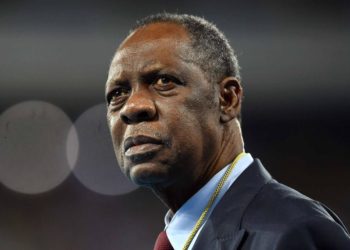 Issa Hayatou, ancien président de la CAF, suspendu par la FIFA - wiwsport