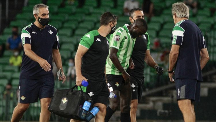 Real Betis : Blessure confirmée pour Youssouf Sabaly, forfait pour le début de saison - wiwsport SEVILLA 06/08/2021 Primer partido con publico en el BENITO VILLAMARIN REAL BETIS-ASROMA.archsev FOTO MANUEL GOMEZ