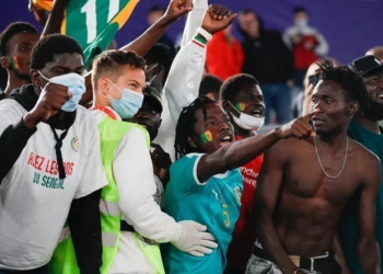 (vidéo) Beach Soccer : L'ambiance festive assurée par les supporters sénégalais de Russie - wiwsport