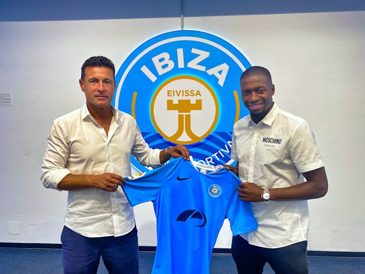 UD Ibiza : Pape Kouly Diop a officiellement signé son contrat ! - wiwsport UD Ibiza : Pape Kouly Diop a officiellement signé son contrat ! - wiwsport
