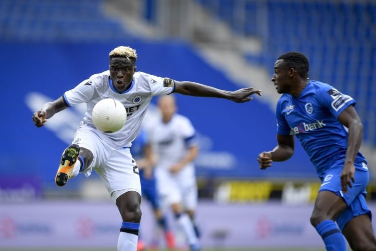Mercato: Dans le viseur du Stade de Reims, Youssouph Badji intéresse aussi un club en Ligue 2 - wiwsport GENK, BELGIUM - AUGUST 30 : Youssouph Badji forward of Club Brugge and Jhon Lucumi defender of Genk during the Jupiler Pro League match between KRC Genk and Club Brugge KV on August 30, 2020 in Genk, Belgium, 30/08/2020 ( Photo by Sebastien Smets / Photonews