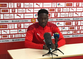Nîmes Olympique : Le coach Pascal Plancque prêt à passer l'éponge pour Moussa Koné - wiwsport