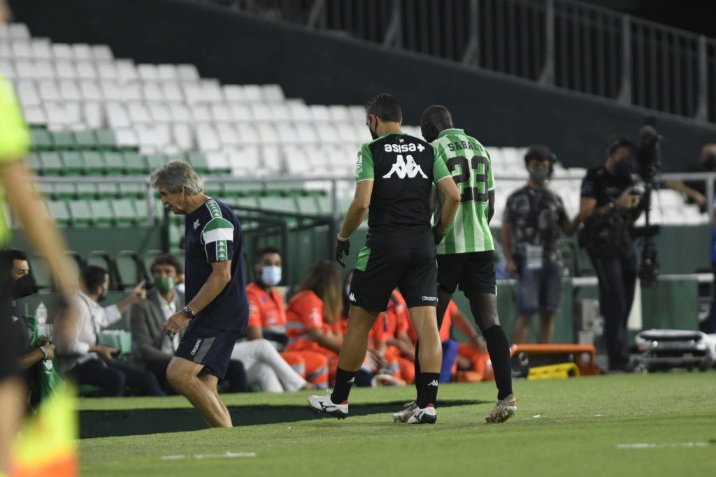 Real Betis : Youssouf Sabaly devrait manquer les premiers matchs de la saison - wiwsport Real Betis : Youssouf Sabaly devrait manquer les premiers matchs de la saison - wiwsport