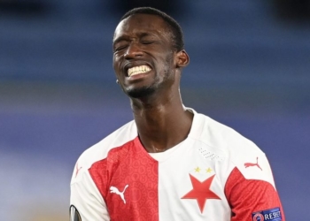 Stoke City : Abdallah SIMA, pas encore autorisé à fouler la terre britannique, ne jouera pas demain contre Huddersfield - wiwsport