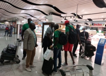 (En Images) AfroBasket 2021 - Les Lions sont de retour à Dakar après un long voyage ! - wiwsport