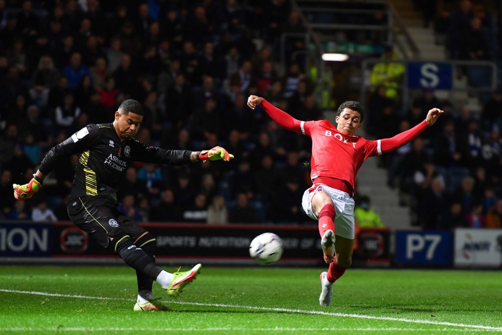 Championship : QPR de Seny Dieng laisse filer la victoire face à Nottingham Forest - wiwsport Championship : QPR de Seny Dieng laisse filer la victoire face à Nottingham Forest - wiwsport