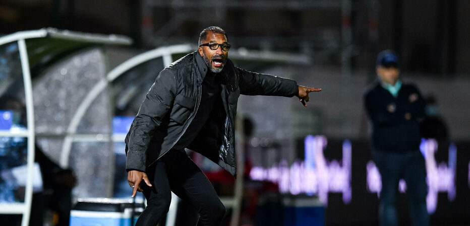 (Vidéo) Habib Beye parle de son nouveau job: "C'est une obsession pour moi d'entrainer" - wiwsport Habib BEYE head coach of Red Star during the French National 1 soccer match between Red Star and SO Cholet at Stade Bauer on October 1st, 2021 in Saint-Ouen, France. (Photo by Baptiste Fernandez/Icon Sport)
