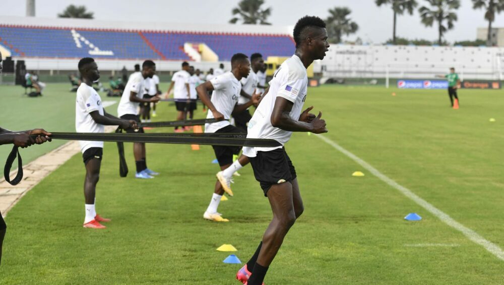 Un an sans match en équipe nationale, Pape Abou Cissé, un Lion sur le banc de Cissé - wiwsport Un an sans match en équipe nationale, Pape Abou Cissé, un Lion sur le banc de Cissé - wiwsport