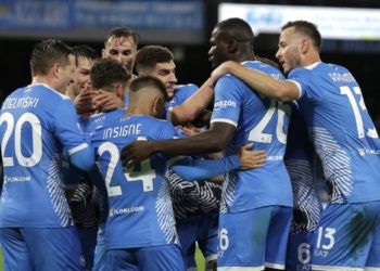 Serie A : Naples corrige la Lazio et prend seul la tête - wiwsport
