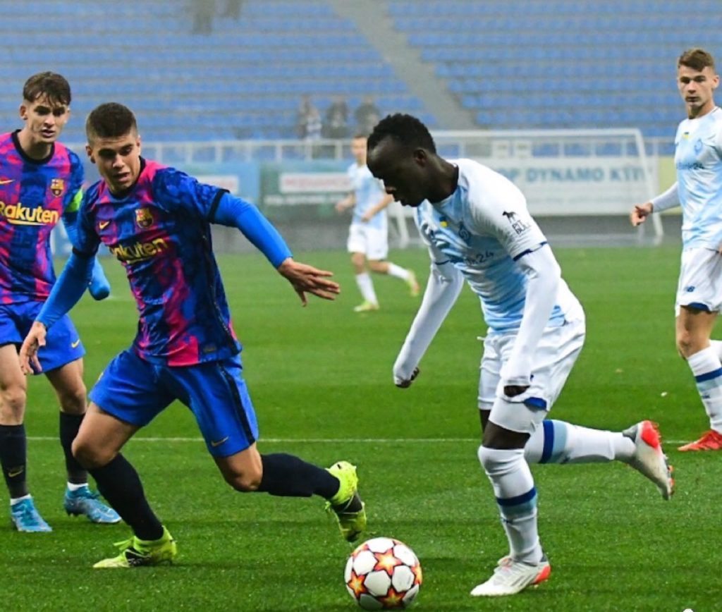 UEFA Youth League : Avec un doublé de Samba Diallo, le Dynamo Kiev tape le Barça - wiwsport UEFA Youth League : Avec un doublé de Samba Diallo, le Dynamo Kiev tape le Barça - wiwsport