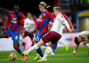 Premier League : Crystal Palace s'incline devant Aston Villa malgré un grand Cheikhou Kouyaté - wiwsport