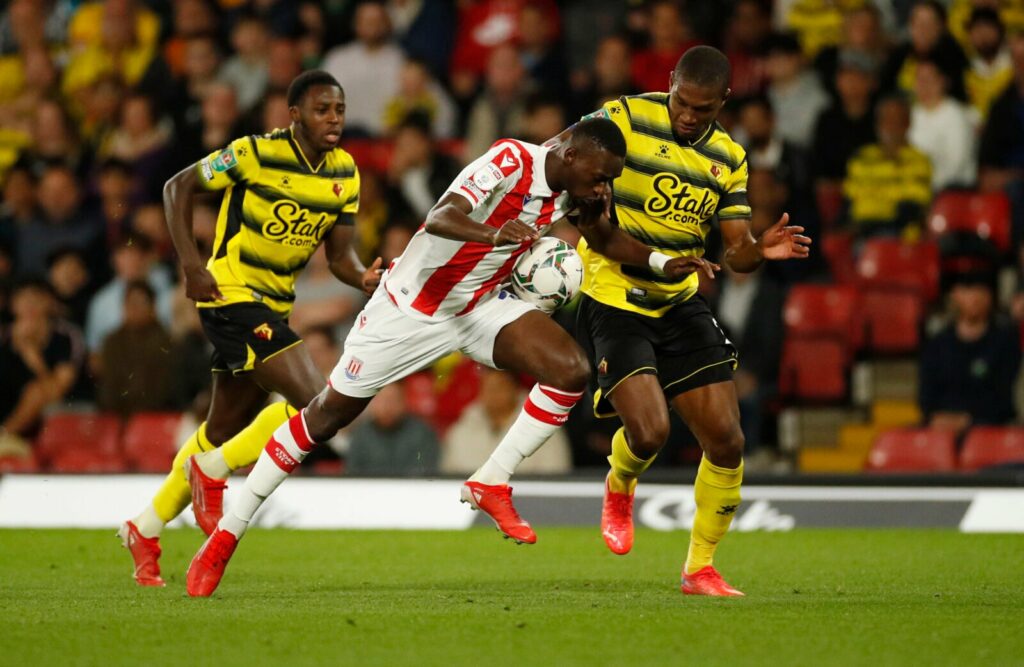 Stoke City : L'adaptation difficile d'Abdallah Sima en Angleterre - wiwsport Stoke City : L'adaptation difficile d'Abdallah Sima en Angleterre - wiwsport
