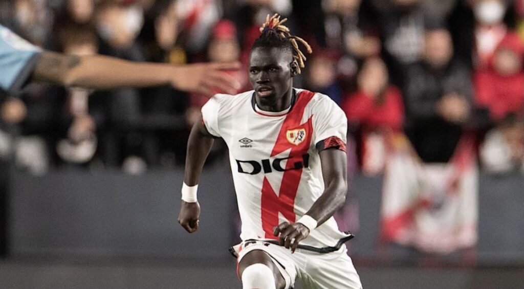 LaLiga - Rayo Vallecano : Absent lors de la réception de Majorque, Pathe Ciss est blessé - wiwsport LaLiga - Rayo Vallecano : Absent lors de la réception de Majorque, Pathe Ciss est blessé - wiwsport