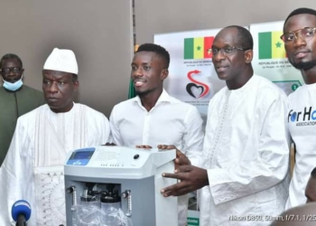 Idrissa Gana Guèye, par le biais de son association For Hope, fait un important don de matériels au Ministère de la Santé - wiwsport