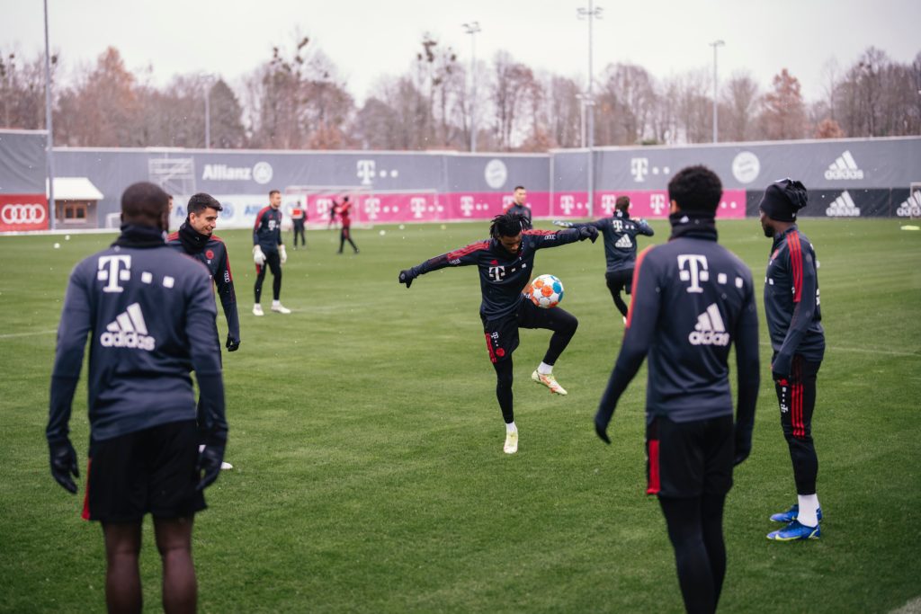 Bundesliga : Sans Bouna Sarr blessé, le Bayern Munich fait face à Arminia avant son choc contre Dortmund - wiwsport