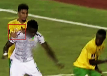 Polémique – Le camp de l’arbitre Maguette Ndiaye contre-attaque : «Il y a bien eu poussette !» - wiwsport