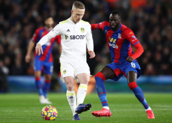 Premier League : Kouyaté et les Eagles perdent le match face à Leeds United dans les toutes dernières minutes (1-0) - wiwsport