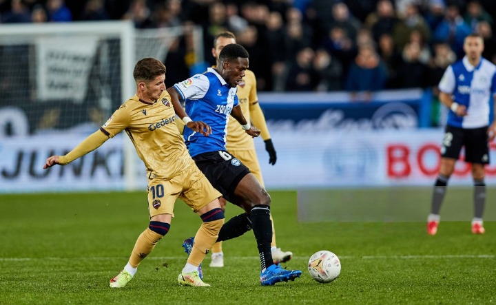 LaLiga : Mamadou Loum Ndiaye (Alavés) titulaire face au FC Séville ! - wiwsport LaLiga : Mamadou Loum Ndiaye (Alavés) titulaire face au FC Séville ! - wiwsport